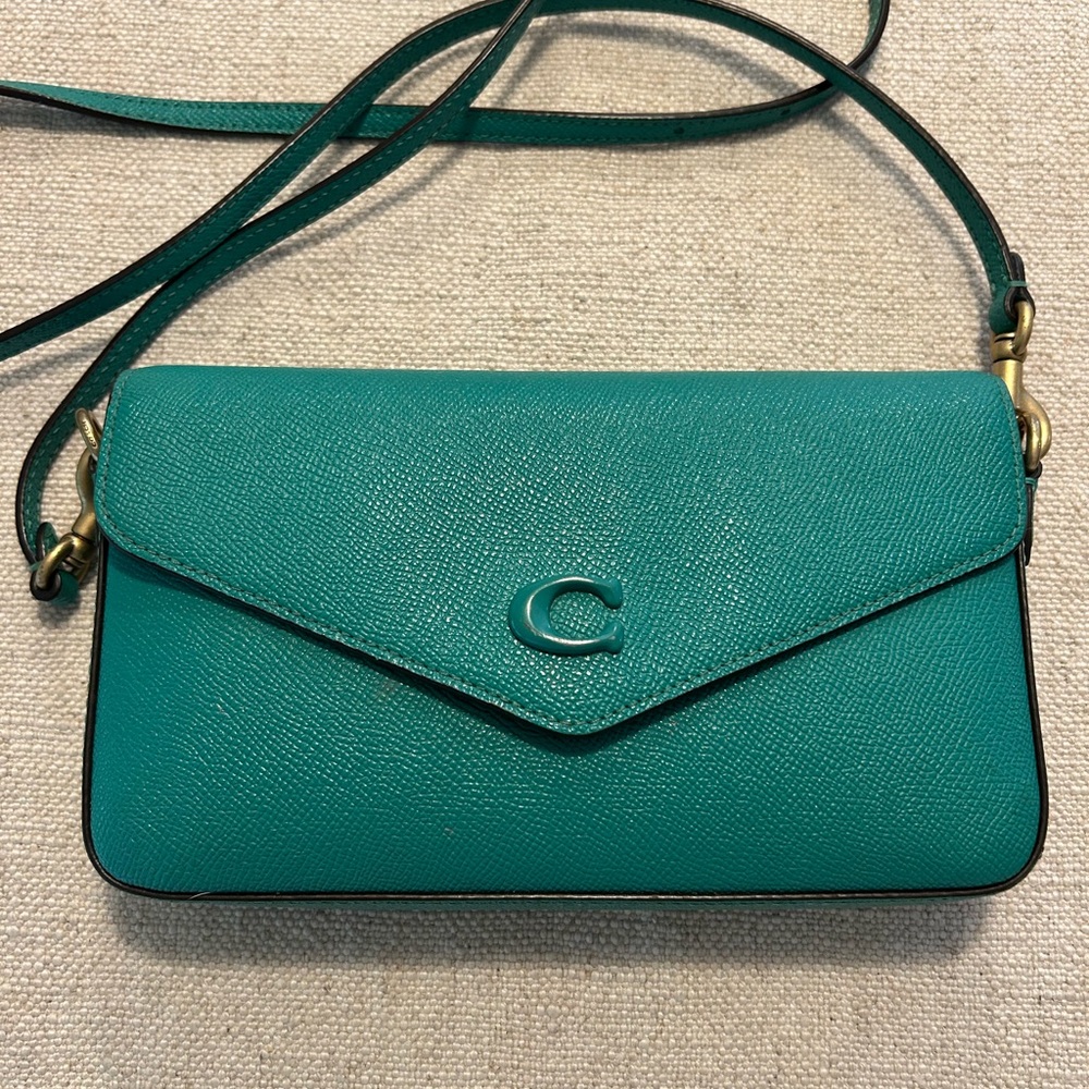 Coach Wyn Bright Green with wallet insert crossbody RARE Color Sold Out Online